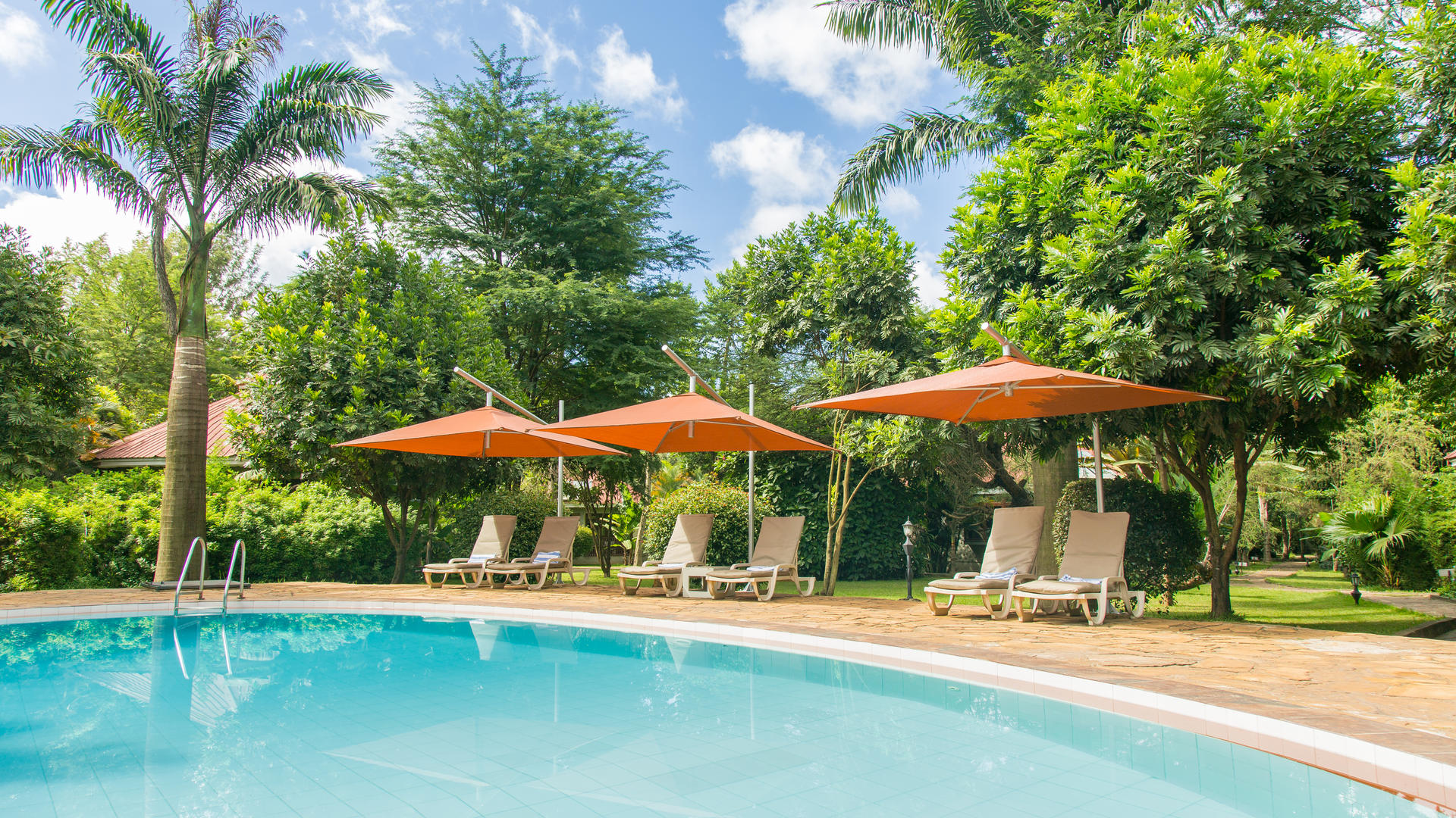 Airport Planet Lodge